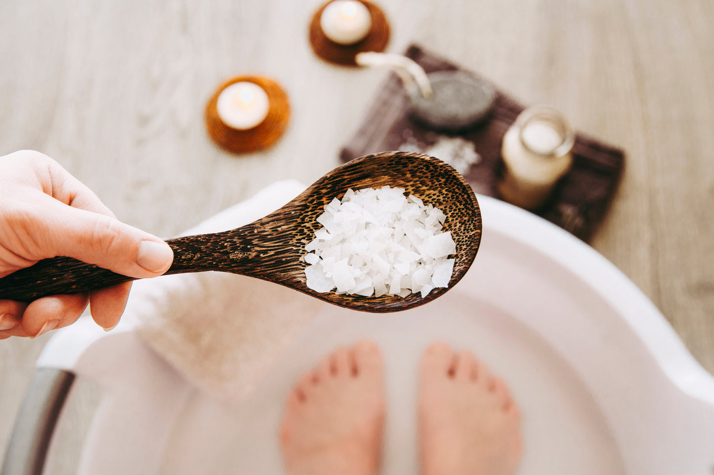 Magnesium Flakes Bath Salts 5 lb – Premium Magnesium Supplement Bath Salts for Women Relaxing – Mineral Supplements for Muscle Relief, Aches – Raw and Pure Sourced Soothing Flake Salt for Men and Women